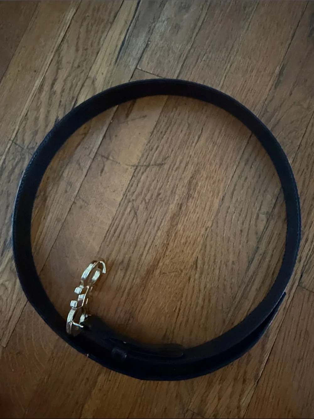 Salvatore Ferragamo Black Leather Gold Tone Buckle. Size M.❤️